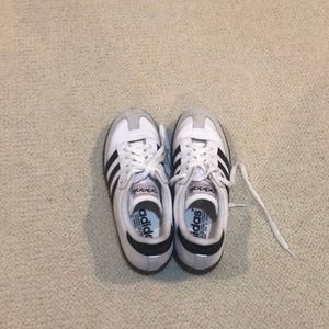 White Adidas Sambas